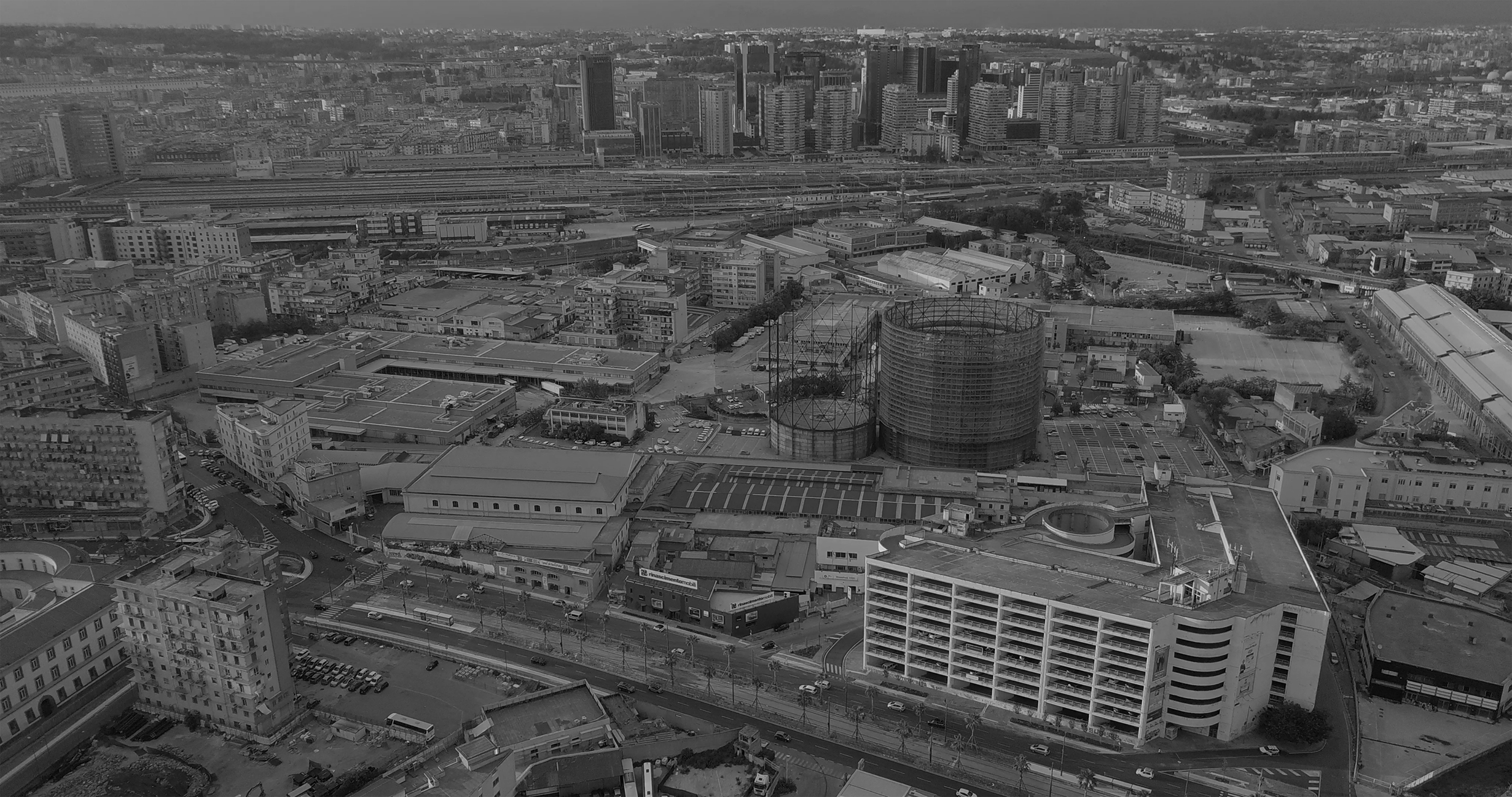 Il centro direzionale di Napoli deserto visto dall'alto