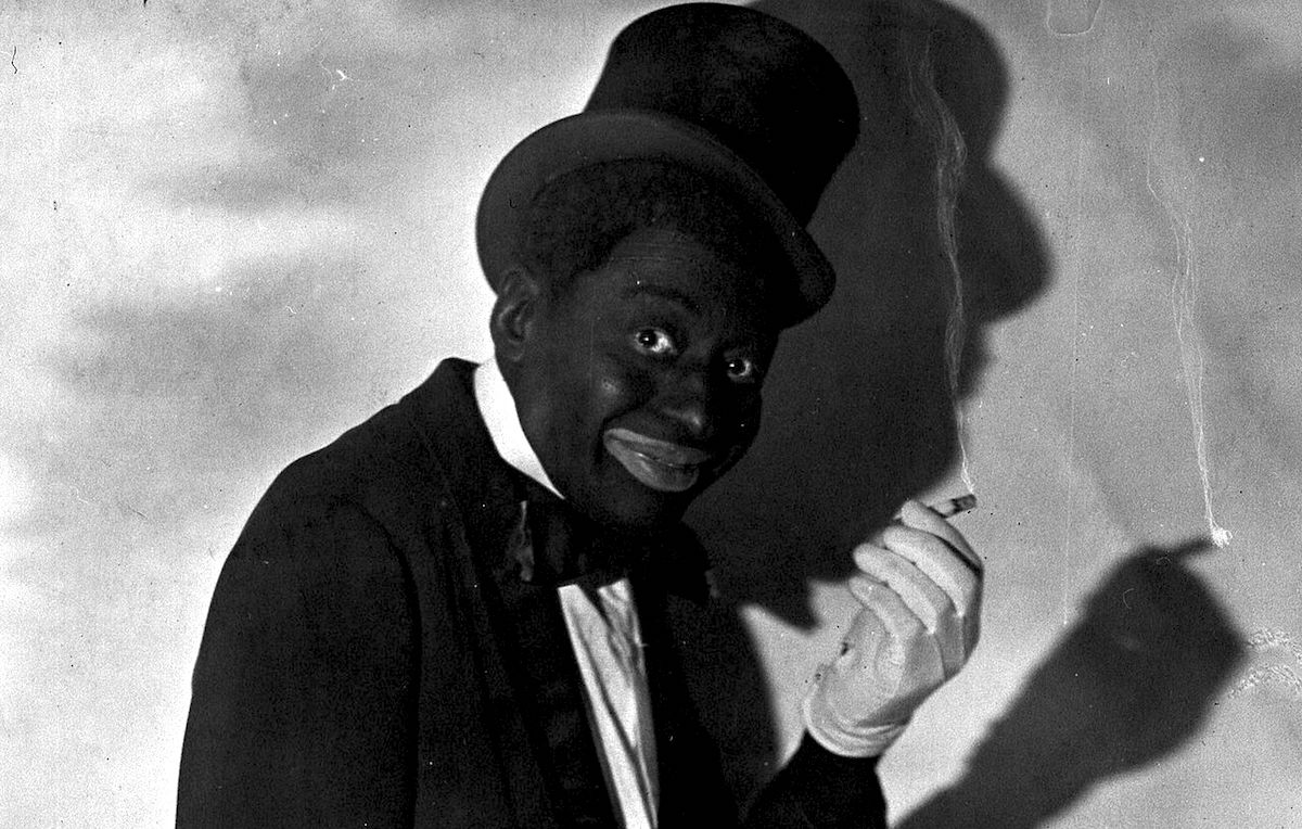 Praticare il blackface è ignoranza o razzismo?