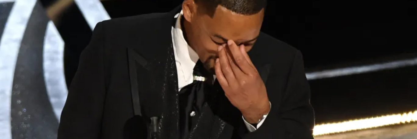 Uno schiaffo può essere dato anche verbalmente. Una violenza fisica, l’altra verbale, ancora non si equiparano queste due forme di violenza. Chris Rock, Will Smith, Oscar