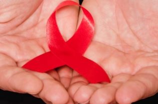 Aids e pregiudizi: la confusione sulla trasmissione del virus, sulla differenza tra aids e HIV è ancora molta. Le parole sono importanti.