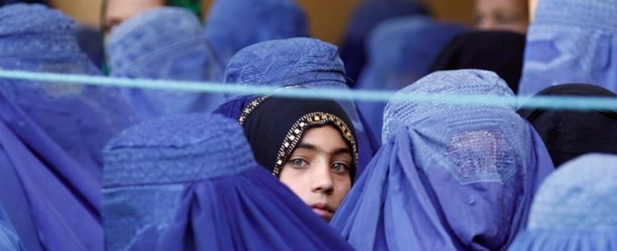 Afghanistan le donne non potranno essere curate da uomini ne potranno studiare medicina. Chi curerà le donne afghane in futuro?