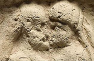 In Mesopotamia il primo bacio della storia, 4.500 anni fa secondo un nuovo studio condotto dall'Università danese di Copenhagen