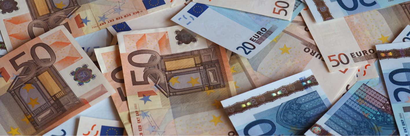 banche stipendio Ceo come 86 lavoratori. Eppure continua e inesorabile desertificazione sul fronte lavoro con la contrazione di filiali