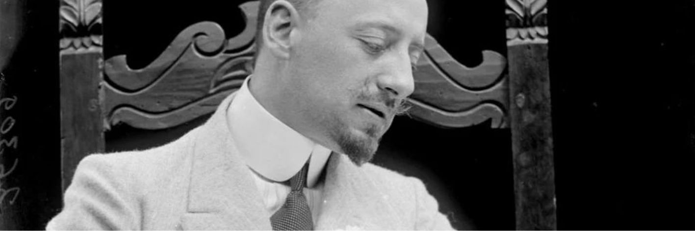 D'Annunzio non era fascista. Dobbiamo difenderlo dalle appropriazioni delle destre ma anche dalla Cancel Culture e dal politicamente corretto
