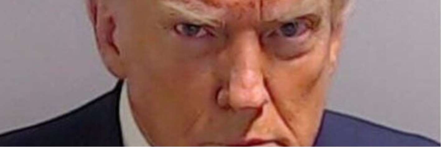 Arresto Donald Trump: per la prima volta nella storia degli USA un ex Presidente viene schedato con una foto segnaletica