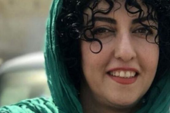 il premio Nobel 2023 per la pace va a Narges Mohammadi: ecco chi è la 51nenne attivista e giornalista iraniana attualmente in prigione.