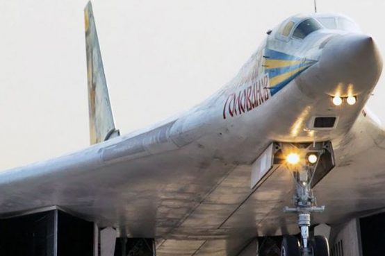 Le caratteristiche del bombardiere nucleare di Putin: il Tupolev Tu-160M2 in grado di raggiungere e bombardare Kiev