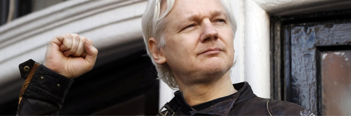 La situazione di Julian Assange continua a generare preoccupazione e dibattito internazionale. Si teme per la sua morte in carcere