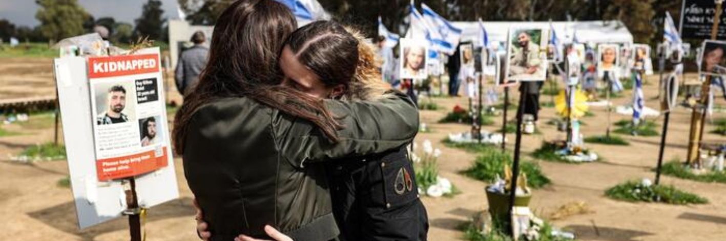 Auspico che l'8 marzo tutte le associazioni femminili e femministe italiane e europee ricordino insieme la sofferenza delle une e delle altre.