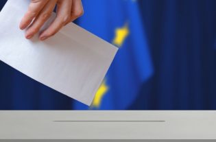 Elezioni europee, alle 12 di oggi solo un italiano su quattro ha votato. Gli italiano continuano a non comprendere l'importanza del voto