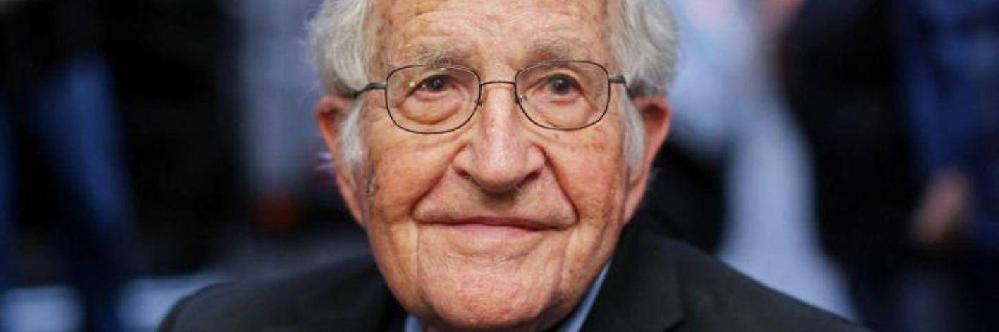 Chomsky è vivo ha lasciato martedì 18 giugno l'ospedale di San Paolo del Brasile, per continuare le cure a casa dopo un ictus