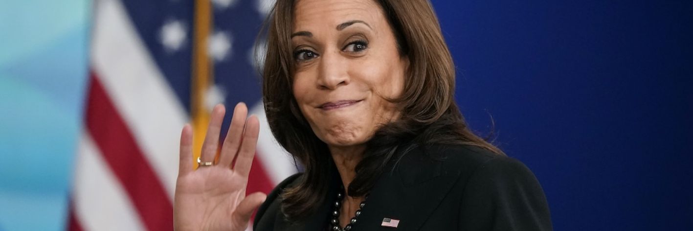 Il lato oscuro di Kamala Harris tra ideologia woke, cancel culture, cancellazione dei classici greci e lgbtq+