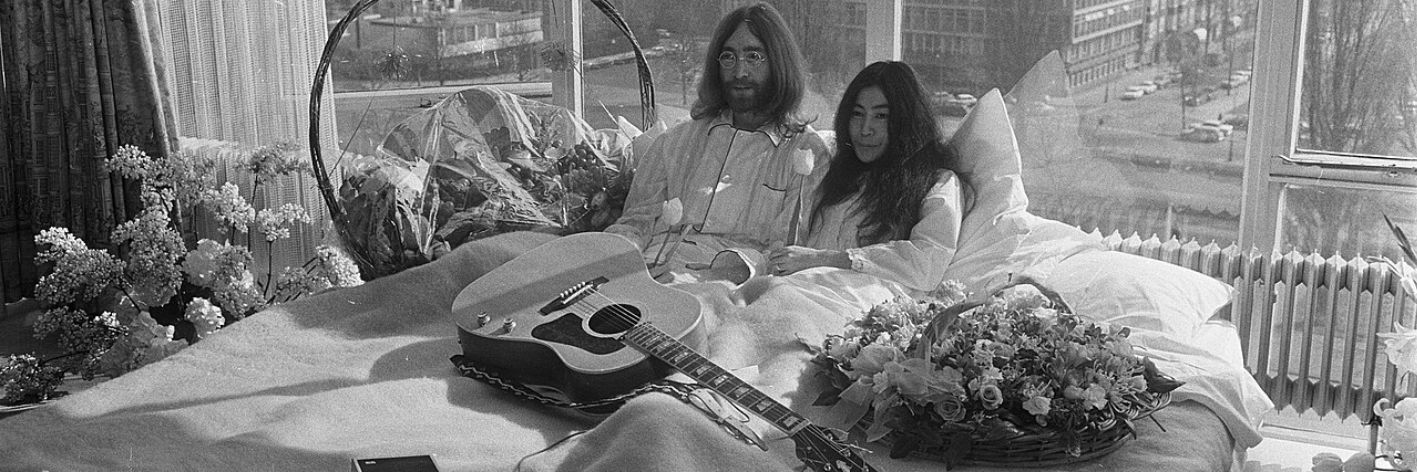 John e Yoko: amore, musica e politica. Il film di Kevin MacDonald si distingue per l'accesso esclusivo agli archivi personali di Lennon