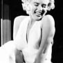 La foto più iconisca di Marilyn Monroe compie 70 anni. L'immagine della gonna sollevata divenne un’icona culturale mondiale