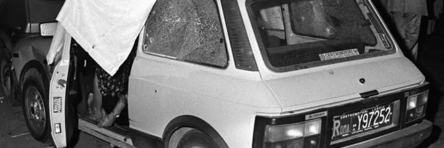 Il 3 settembre 1982, Palermo fu sconvolta dall'omicidio del generale Carlo Alberto Dalla Chiesa e della moglie Emanuela Setti Carraro