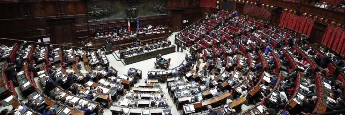 I 144 articoli della manovra di bilancio 2025: 3 euro di aumento alle pensioni. Bonus nascite da 1.00 euro e stangata ai Bitcoin