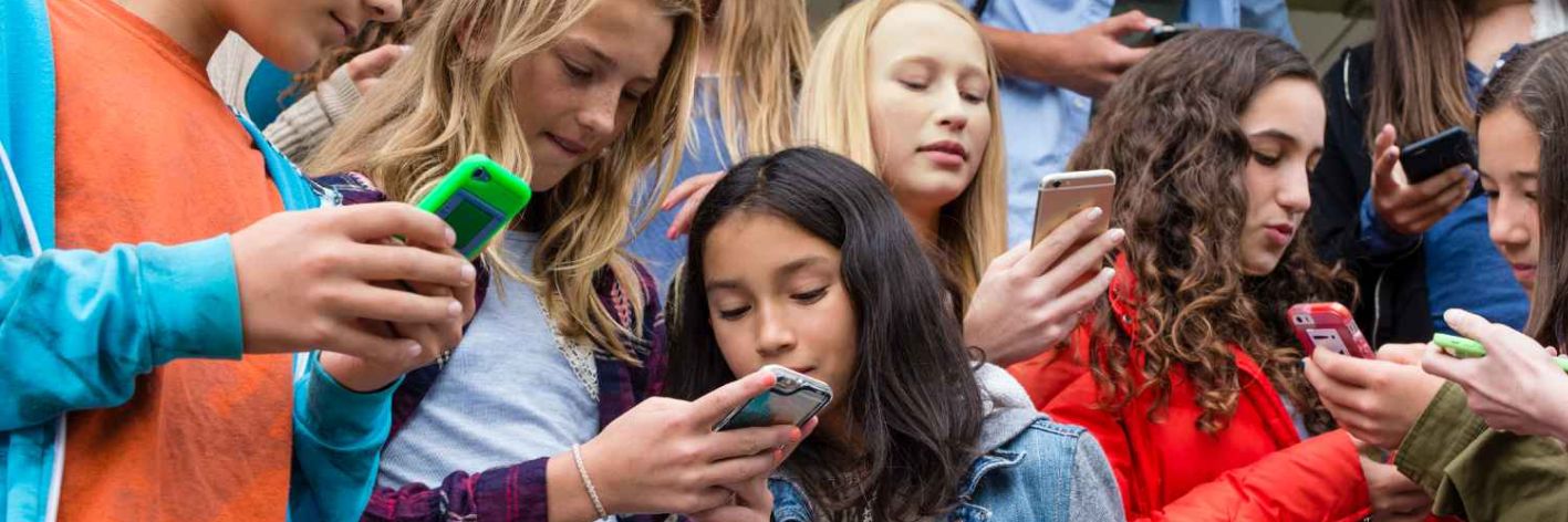 Cos’è il Brain Rot e perché è la fotografia della nostra società? Brain Rot è la parola dell'anno scelta dall'Oxford Dicitionary per descrivere gli effetti negativi provocati dall’utilizzo incontrollato del social media.