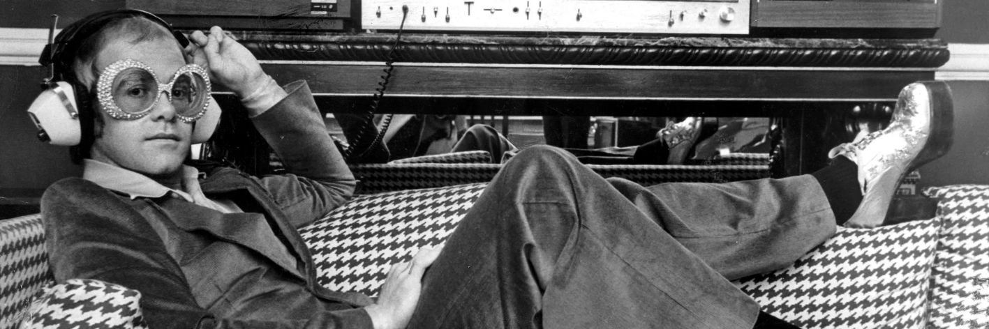 Elton John è cieco. La leggenda della musica svela il suo dramma causato da una infezione contratta la scorsa estate