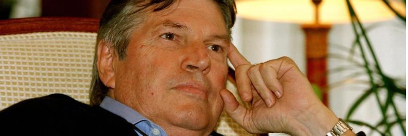 Addio a Rino Tommasi: A 90 anni, se ne va una delle voci più iconiche e riconoscibili del giornalismo sportivo italiano
