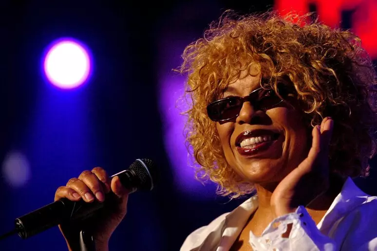 Addio a Roberta Flack, la voce di Killing Me Softly with His Song, una ballad dai semitoni oscuri e allo stesso tempo fortemente sensuale