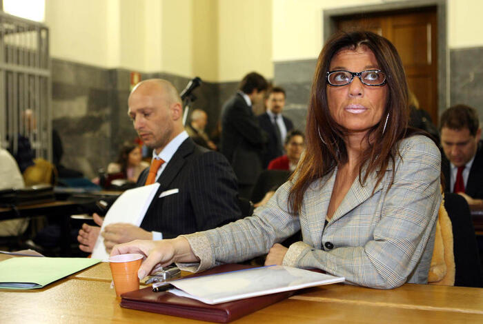 Giro di prostitute e droga, arrestata Stefania Nobile figlia di Wanna Marchi. Un'attività che avrebbe consentito notevoli guadagni
