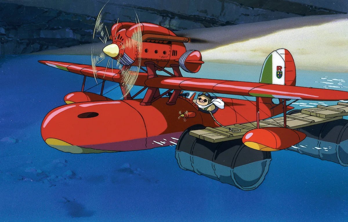 Perché vedere Porco Rosso, capolavoro del Maestro Miyazaki: elegia della libertà e della resistenza e: meglio porco che fascista