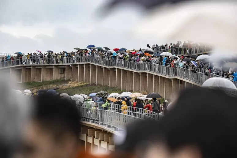 Expo Osaka, centinaia in fila per vedere il Padiglione Italia. Tra i pochi a offrire opere e capolavori originali.