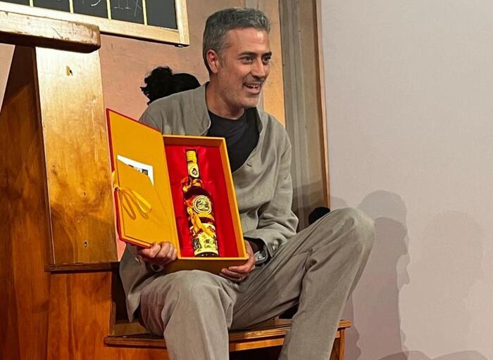 Premio Strega 2025: Andrea Bajani vince con “L’anniversario”. È un romanzo necessario? Probabile. È un romanzo furbo? Forse