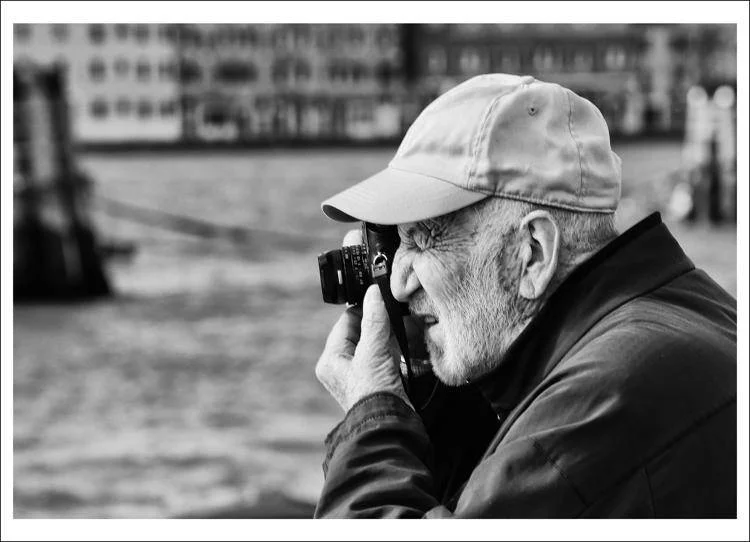 Gianni Berengo Gardin: vita, visione e verità di un grande fotografo in bianco e nero che ha scelto di non manipolare mai la realtà