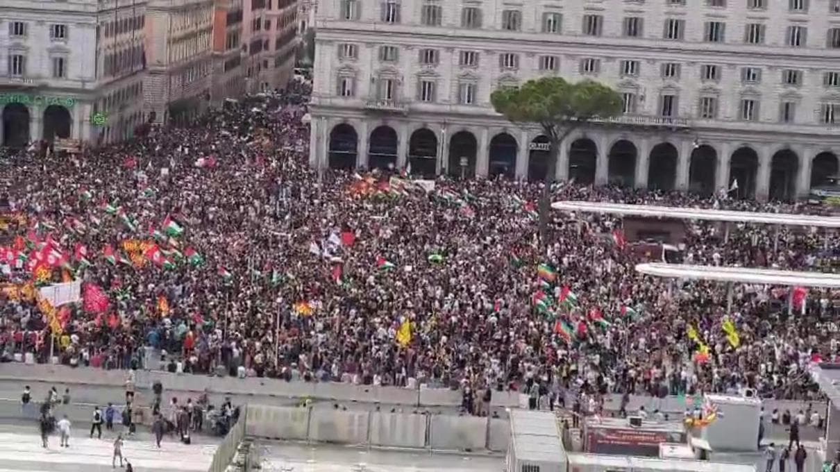 Piazze piene e pacifiche in tutta Italia per Gaza. Definire i violenti di Milano come di sinistra è una bugia. Ecco chi sono davvero.
