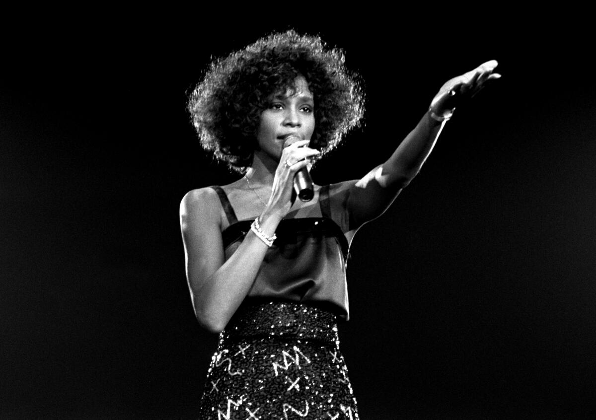 Whitney Houston 'torna' in tournée grazie all'IA. 'The Voice of Whitney' sarà la prima di diverse collaborazioni che utilizzeranno l'IA