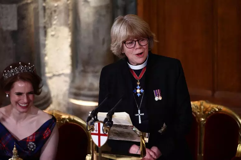 Rivoluzione nella chiesa anglicana: Sarah Mullally, è stata eletta arcivescovo di Canterbury dopo l'apertura all’episcopato femminile nel 2014