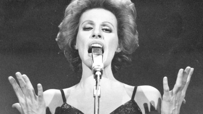 Ornella Vanoni: dieci canzoni fondamentali per comprenderne la grandezza senza fine anche ora che a musica è finita