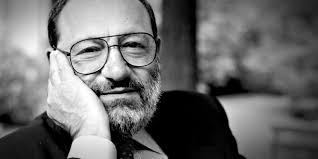 Umberto Eco: la risorsa contro l'oscurantismo digitale, i deepfake e la post-verità In Europa lo studiano in Italia si limitano a citarlo