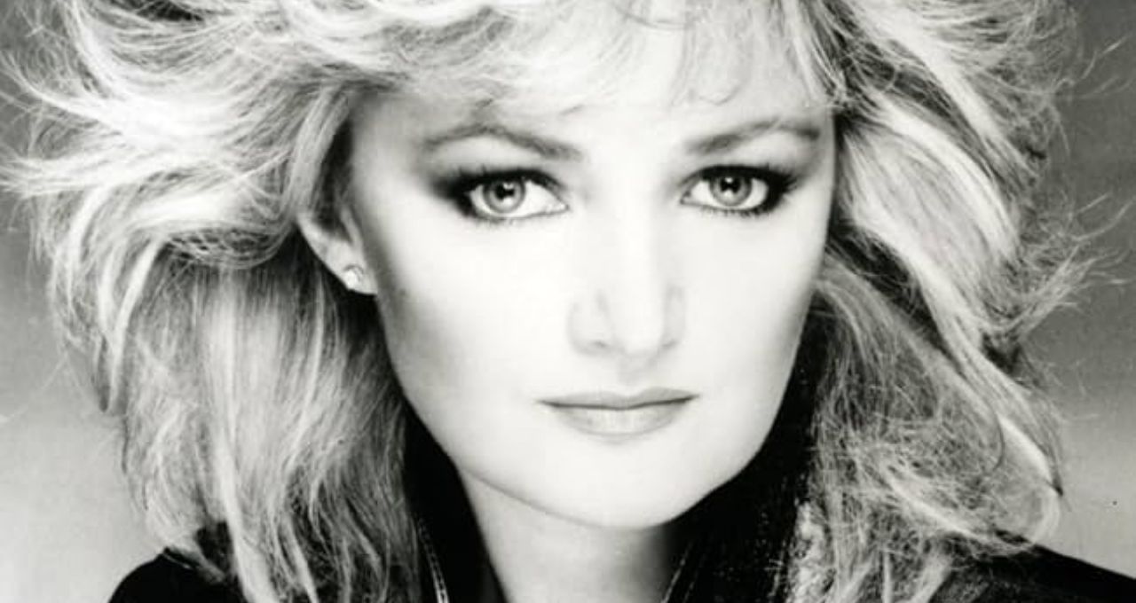 Addio a Bonnie Tyler, per mezzo secolo voce graffiante della musica pop-rock. Aveva 75 anni. Total Eclipse of the Heart la sua grande hit