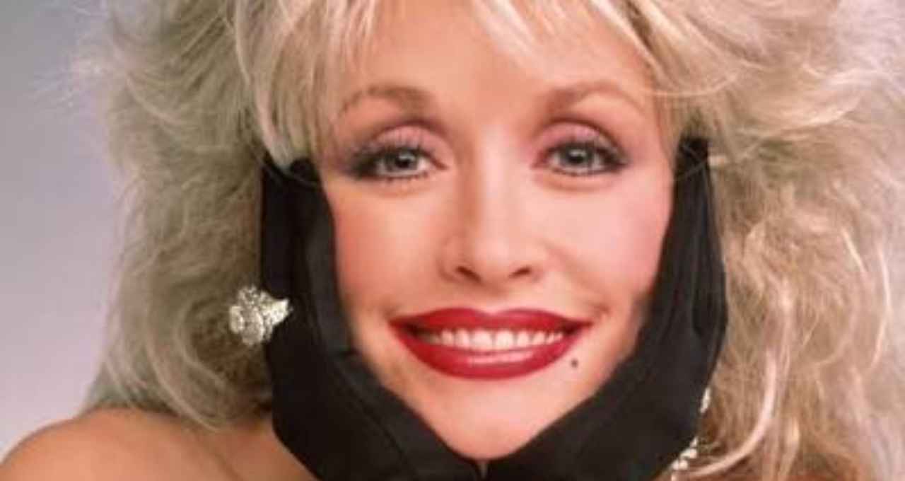 Dolly Parton: la vita, il talento e le battaglie della regina del country. Difficile racchiudere in poche righe cosa l'abbia resa unica